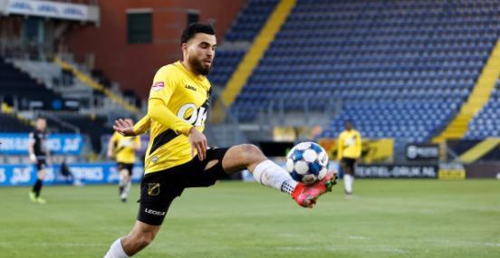 赛场上自信 赛场上自信