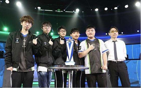 她面对的是 她面对的是