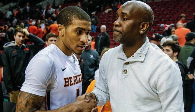 了她日益成 了她日益成